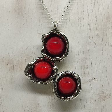 Colgante Ura triple rojo