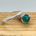 Añillo de Plata de Ley y vidrio de Murano color verde